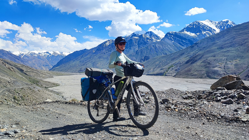 Shortly before reaching the beginning of the pass
