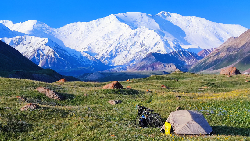 camping under the Lenin Peak