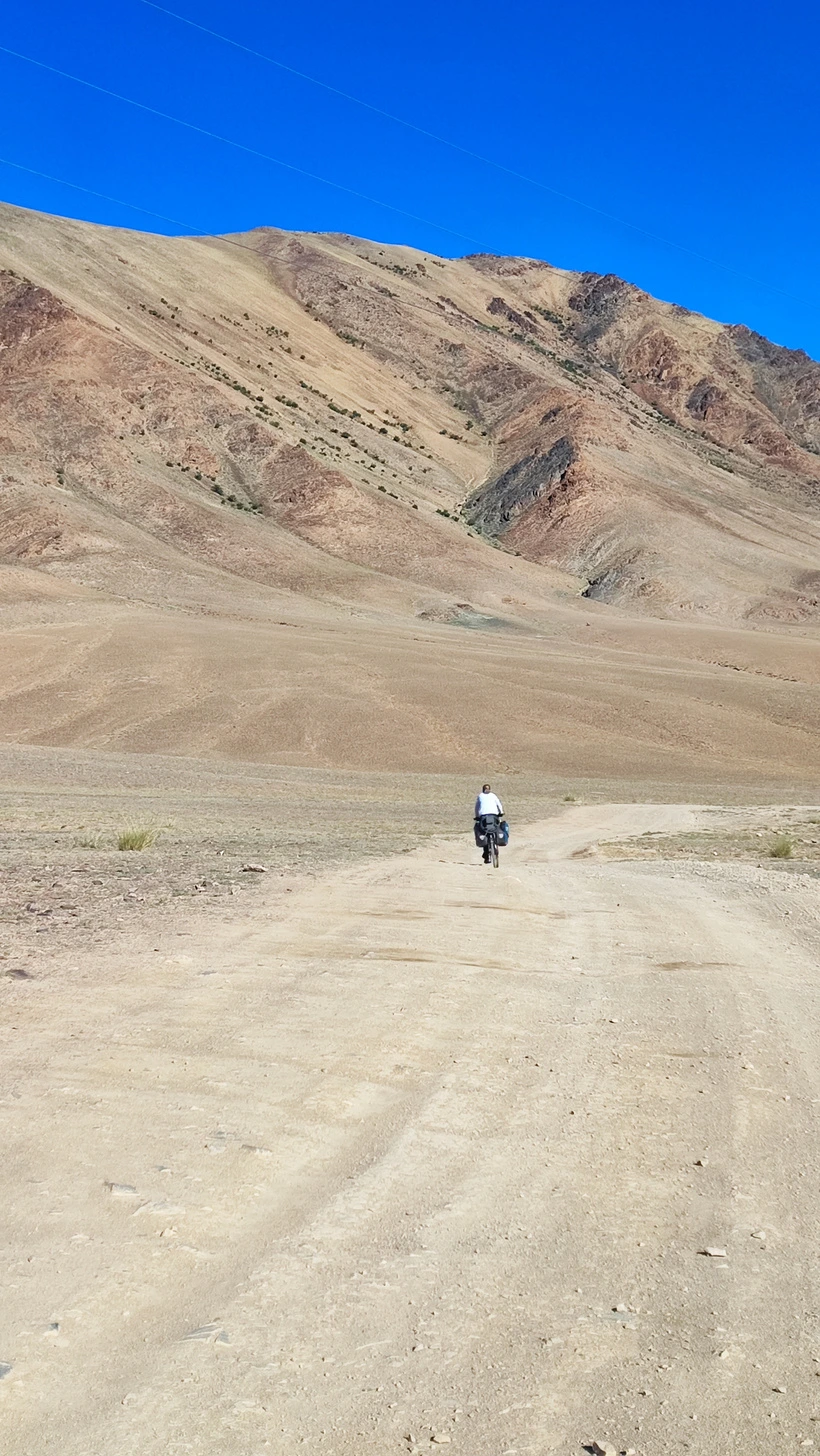 Cycling in deep valleys